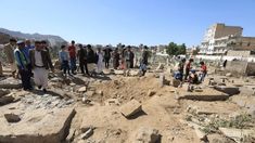 Un cráter provocado por el bombardeo. Un cráter provocado por el bombardeo.