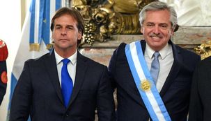 Luis Lacalle Pou junto a Alberto Fernández.