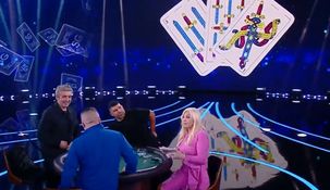 Darín, Lescano y Agüero jugaron al truco con Susana Giménez. Darín, Lescano y Agüero jugaron al truco con Susana Giménez.