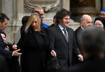 Javier Milei junto a Karina, su hermana y secretaria general de la Presidencia.