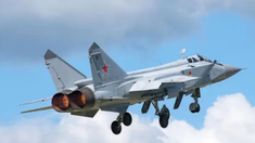 La OTAN interceptó a cinco cazas rusos que volaban cerca de Lituania La OTAN interceptó a cinco cazas rusos que volaban cerca de Lituania