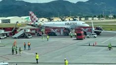 Imágenes impactantes: un hombre murió al ser absorbido por el motor de un avión. Imágenes impactantes: un hombre murió al ser absorbido por el motor de un avión.