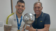 Miguel Ángel Russo junto a su hijo Ignacio. Miguel Ángel Russo junto a su hijo Ignacio.