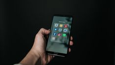 Francia: las redes sociales estarán restringidas para menores de 15 años. Francia: las redes sociales estarán restringidas para menores de 15 años.