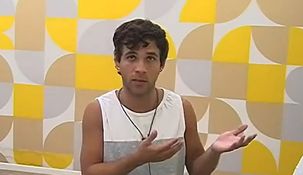 Agustín continúa jugando con el público. Agustín continúa jugando con el público.