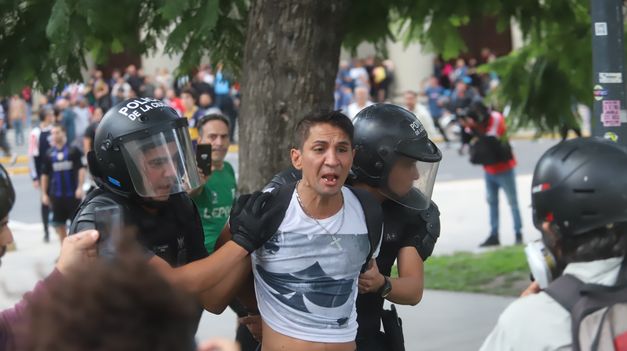 La brutal represión dejó un saldo de más de 40 personas y decenas de detenidos.