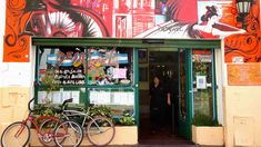 El bodegón de Buenos Aires para comer el mejor choripan. El bodegón de Buenos Aires para comer el mejor choripan.