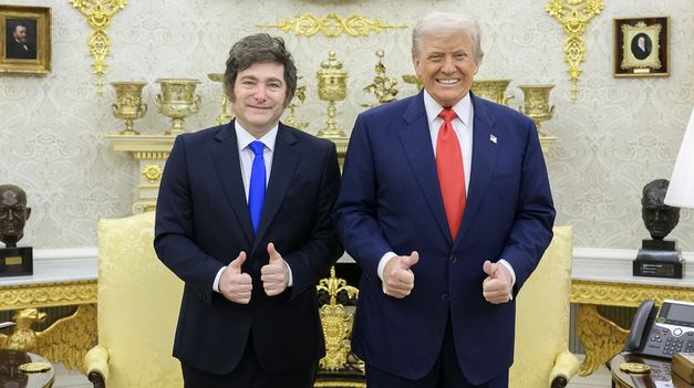 Javier Milei junto a Donald Trump en la Casa Blanca.