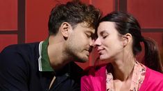 El video de Gimena Accardi y Andrés Gil promocionando la obra. El video de Gimena Accardi y Andrés Gil promocionando la obra.