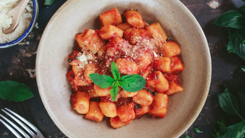 Pippo es reconocido por sus sabrosas pastas y la variedad de sus salsas.&nbsp;