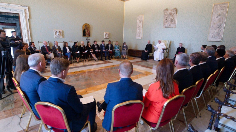 papa-francisco-empresarios-15-6-24png