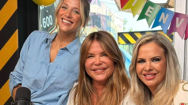 Barbie Vélez, Nazarena y Alejandra Maglietti conducen un programa de streaming.