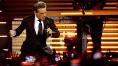 Aseguran que Luis Miguel podría suspender los shows en Argentina. Aseguran que Luis Miguel podría suspender los shows en Argentina.
