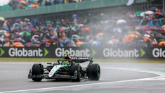 Lewis Hamilton se convirtió en el primer piloto de la historia en ganar nueve veces en un mismo circuito. Lewis Hamilton se convirtió en el primer piloto de la historia en ganar nueve veces en un mismo circuito.
