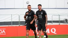 La Selección se entrena a puertas cerradas en la ciudad de Bilbao. La Selección se entrena a puertas cerradas en la ciudad de Bilbao.