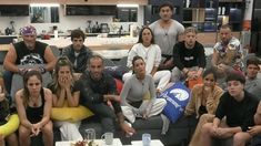 Gran Hermano se dividió por una nominación. Gran Hermano se dividió por una nominación.