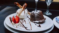 El volcán de chocolate es el postre emblema de este bodegón. El volcán de chocolate es el postre emblema de este bodegón.