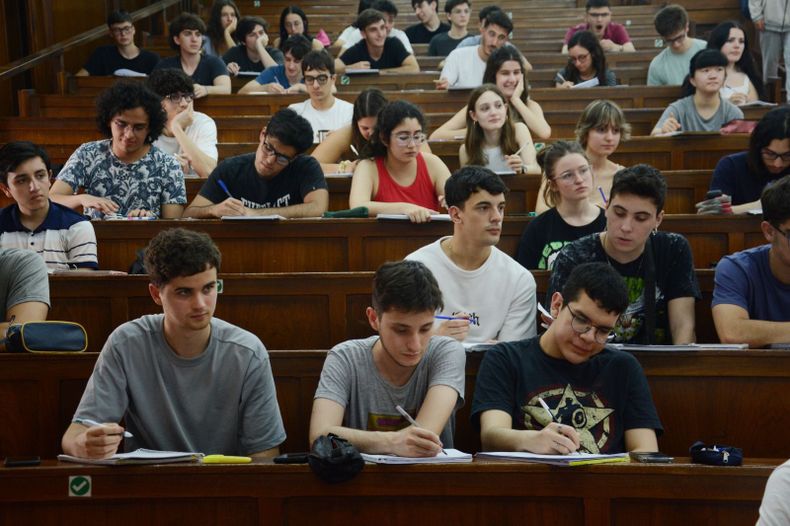 Es para cursar el Ciclo Básico Común 2025 y UBA XXI.
