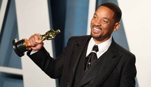 Will Smith con su Oscar a mejor actor. Will Smith con su Oscar a mejor actor.