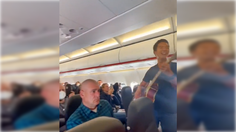 El improvisado concierto religioso generó fuertes críticas en las redes sociales.