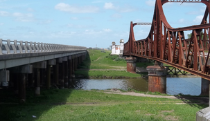 El Puente de Hierro en Villa Roch es una pieza clave en la infraestructura regional, con gran valor histórico y arquitectónico.