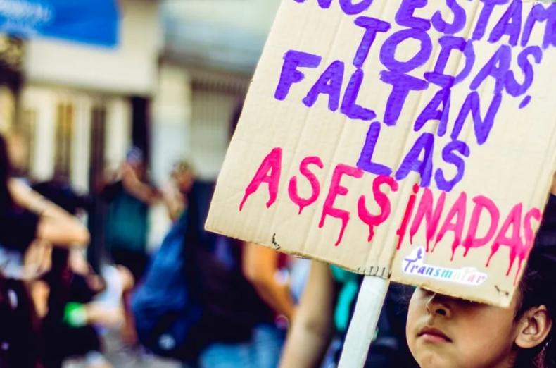 Según el informe los femicidios hasta el 30 de marzo fueron 99.