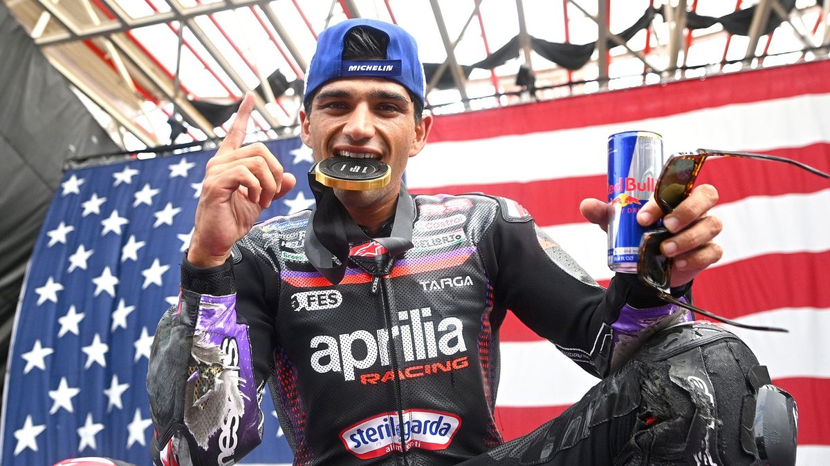 Insólito blooper en MotoGP: ganó la carrera sprint y se cayó en la vuelta de honor