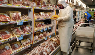 Desplome del consumo de carne vacuna en Argentina: por primera vez en la historia se comió más pollo.