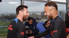 Pese a la distancia, Neymar aseguró que se habla seguido con Lionel Messi y siguen afianzando su amistad Pese a la distancia, Neymar aseguró que se habla seguido con Lionel Messi y siguen afianzando su amistad