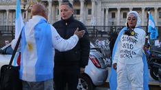 Fernando Gray apoyó a los jubilados en la marcha al Congreso.