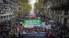 La Marcha de la Bronca llegó al centro porteño.