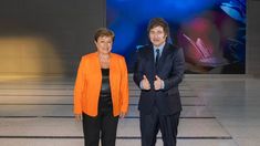 Javier Milei y Kristalina Giorgieva, en una de las tantas reuniones informales. Javier Milei y Kristalina Giorgieva, en una de las tantas reuniones informales.