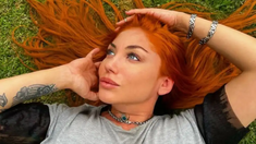 La artista eligió una estética angelical sobre el escenario. La artista eligió una estética angelical sobre el escenario.