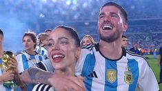 La madre de Tini Stoessel le puso me gusta a Rodrigo De Paul. La madre de Tini Stoessel le puso me gusta a Rodrigo De Paul.