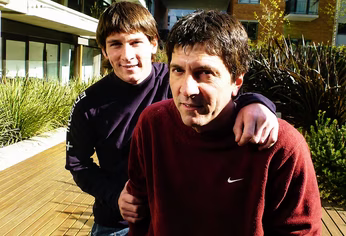 Lionel Messi con Jorge Messi.