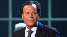 “Es muy grave que la mentira y la desinformación se utilicencomo armas para atacar a personas”, indicó Julio Iglesias “Es muy grave que la mentira y la desinformación se utilicencomo armas para atacar a personas”, indicó Julio Iglesias