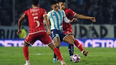 Matías Rojas marcó el primero de Racing frente a Huracán. Matías Rojas marcó el primero de Racing frente a Huracán.