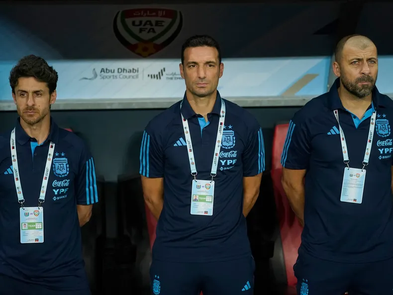 Scaloni y el cuerpo técnico tuvieron un gran gesto con Pablo Aimar.