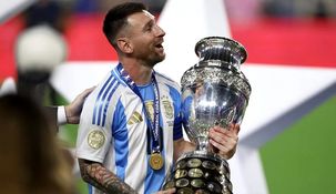 Noche agridulce para Lionel Messi en Miami: obtuvo el bicampeonato en la Copa América y sufrió lo que parece una seria lesión en el tobillo derecho. Noche agridulce para Lionel Messi en Miami: obtuvo el bicampeonato en la Copa América y sufrió lo que parece una seria lesión en el tobillo derecho.