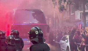 El humo de las bengalas facilitó la confusión. El humo de las bengalas facilitó la confusión.