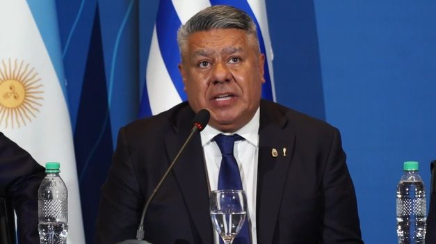Chiqui Tapia chicaneó a los españoles en redes.