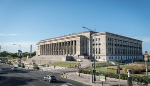 El Gobierno informó que actualizará el salario de docentes universitarios con retroactividad a abril.