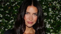 Las redes se llenaron de opiniones divididas en torno al look que eligió la influencer. Las redes se llenaron de opiniones divididas en torno al look que eligió la influencer.