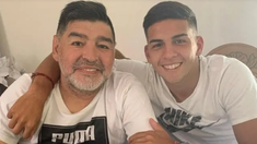 Diego Maradona y López Muñoz aprendieron en el fútbol del potrero y lo llevaron a la primera división. Diego Maradona y López Muñoz aprendieron en el fútbol del potrero y lo llevaron a la primera división.