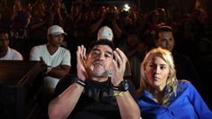 Diego Maradona, cariñoso con Rocío Oliva en un concierto de Silvio Rodríguez Diego Maradona, cariñoso con Rocío Oliva en un concierto de Silvio Rodríguez