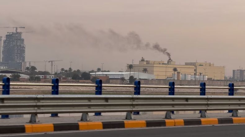 Atacaron la embajada de Estados Unidos en Irak.