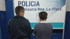 Un hombre de 56 años se presentó en la Comisaría 9na de La Plata y confesó el crimen. Un hombre de 56 años se presentó en la Comisaría 9na de La Plata y confesó el crimen.