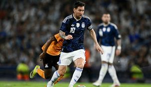 Lionel Messi fue titular contra Zambia y anotó un gol. Lionel Messi fue titular contra Zambia y anotó un gol.