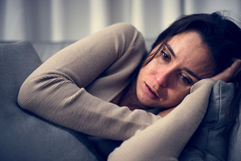 Según una experta de la Universidad de Harvard explica que las personas asocian la depresión con un sentimiento de tristeza o falta de esperanza