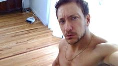 Nico Vázquez en pañal. Nico Vázquez en pañal.